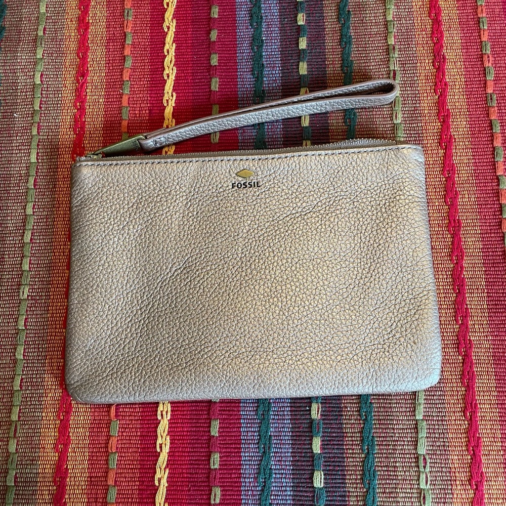 Fossil wristlet